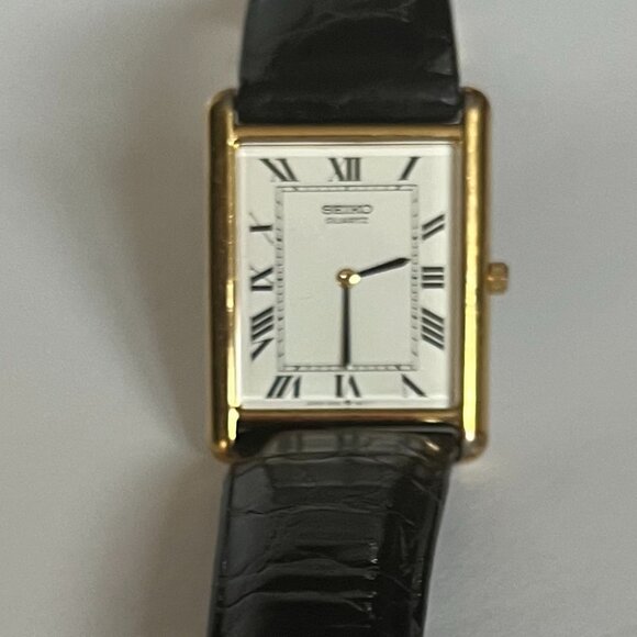 Men\'s Classic Style Thin Vintage Seiko Tank Watch